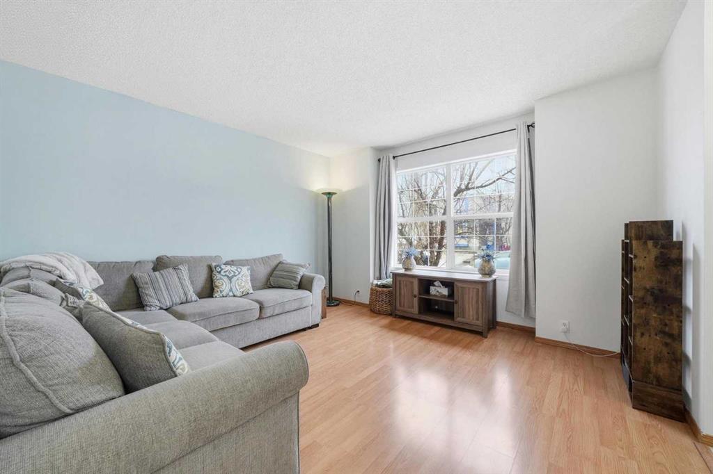 Picture for 68 Bridleridge Gardens SW