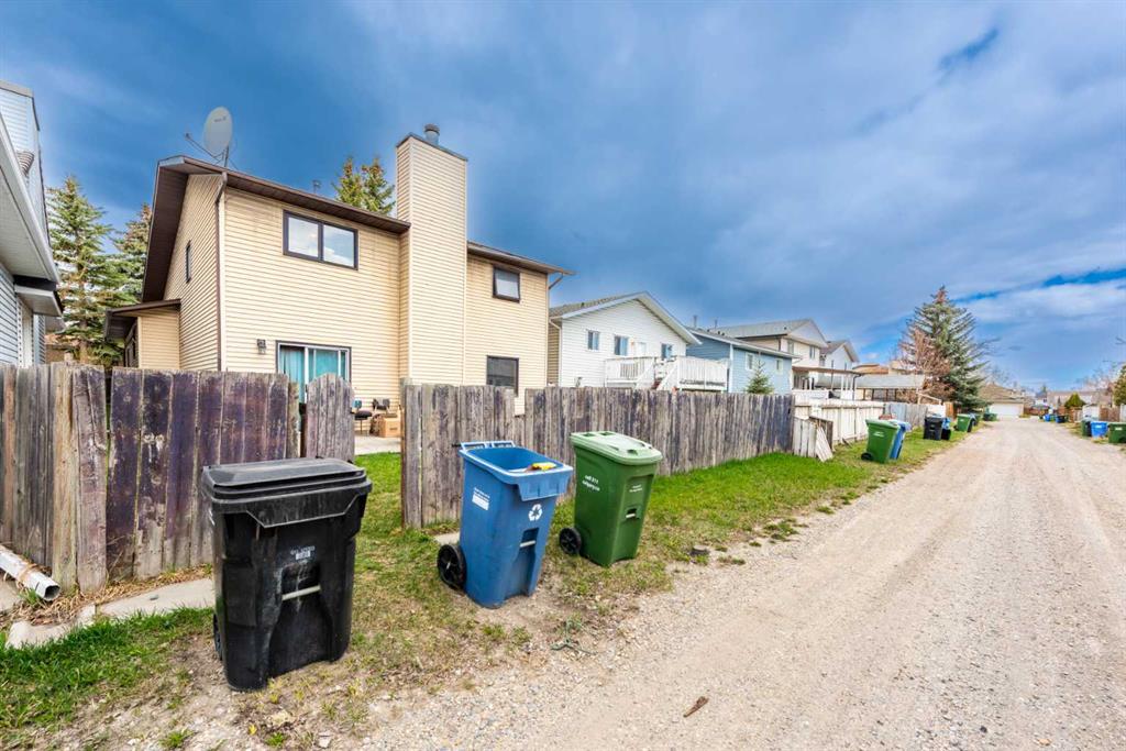 Picture for 27 VENTURA Way NE