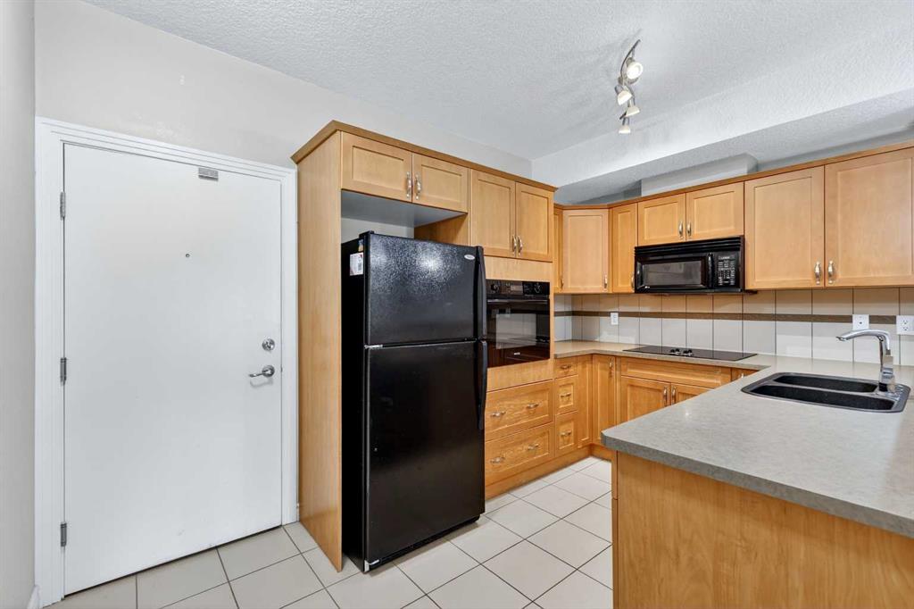 Picture for 137, 60 Royal Oak Plaza NW