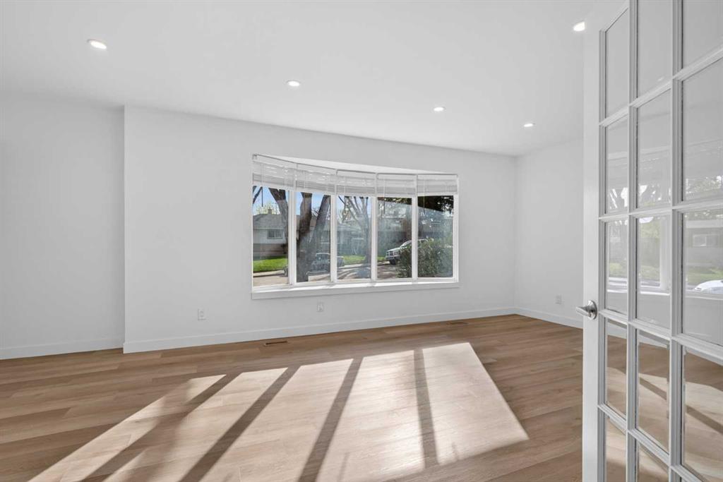 Picture for 416 Thornhill Place NW