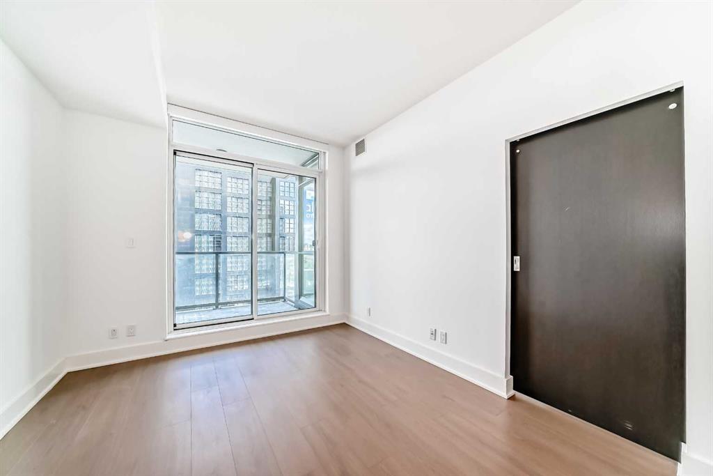 Picture for 809, 550 Riverfront Avenue SE