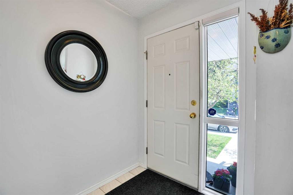 Picture for 2295 1 Street NE