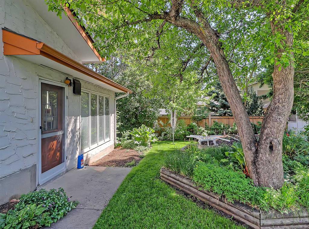 Picture for 10915 Willowglen Place SE