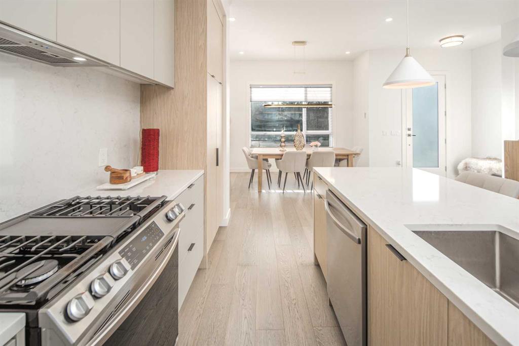Picture for 2409B Richmond Road SW https://www.cirrealty.ca/reb/creb/33/A2266633_15.jpg