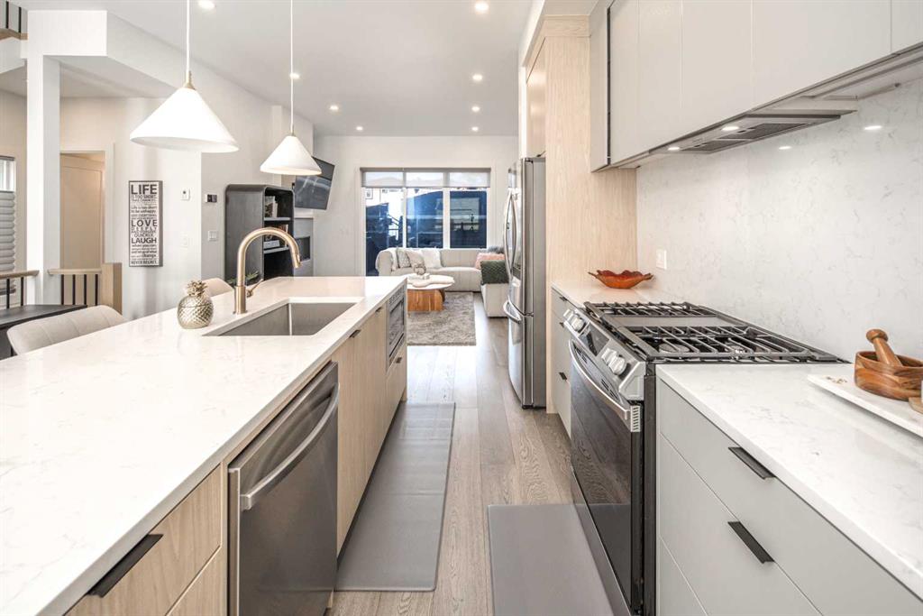Picture for 2409B Richmond Road SW https://www.cirrealty.ca/reb/creb/33/A2266633_16.jpg