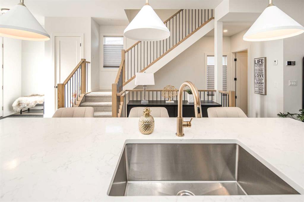 Picture for 2409B Richmond Road SW https://www.cirrealty.ca/reb/creb/33/A2266633_17.jpg