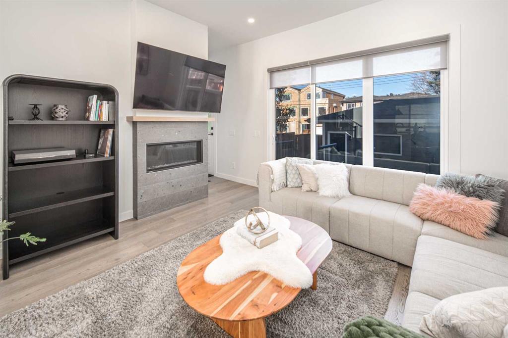 Picture for 2409B Richmond Road SW https://www.cirrealty.ca/reb/creb/33/A2266633_22.jpg