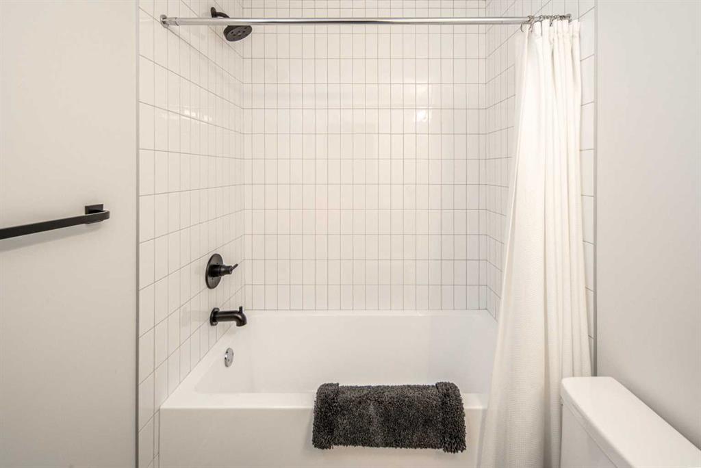 Picture for 2409B Richmond Road SW https://www.cirrealty.ca/reb/creb/33/A2266633_39.jpg