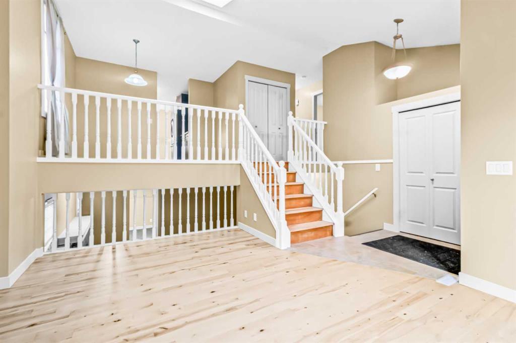 Picture for 16279 10 Street SW