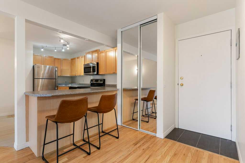 Picture for 10, 210 25 Avenue SW