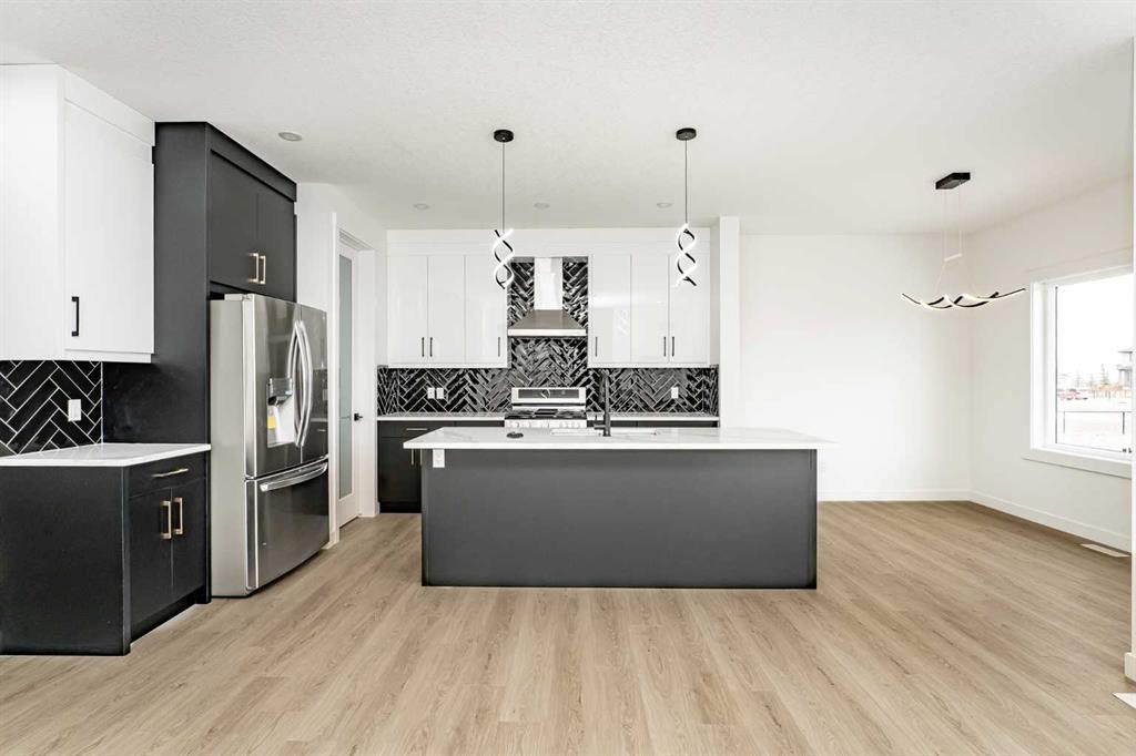 Picture for 192 Lakewood Crescent 