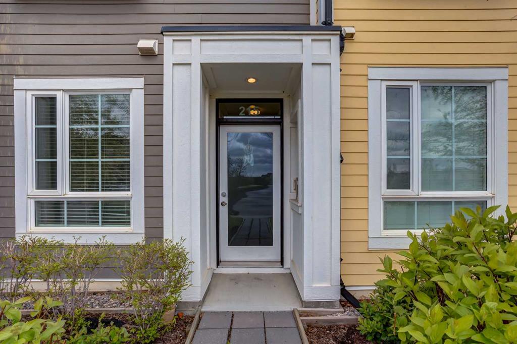 Picture for 215 Copperpond Common SE