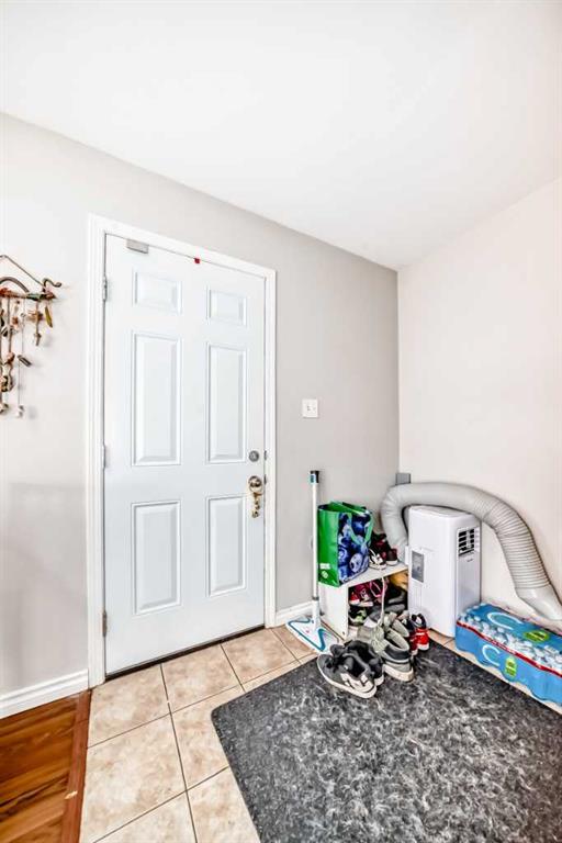 Picture for 702, 4719 33 Street 