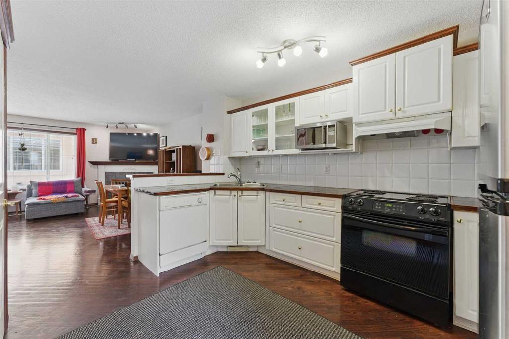 Picture for 206 Coral Cove NE