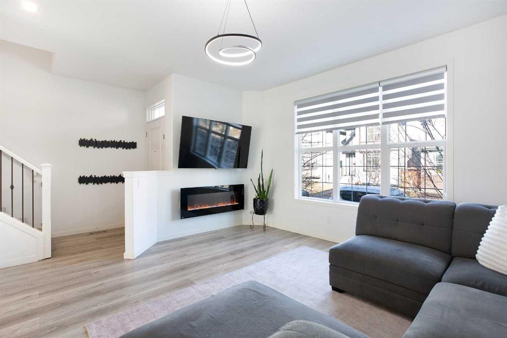 Picture for 247 Cranford Way SE