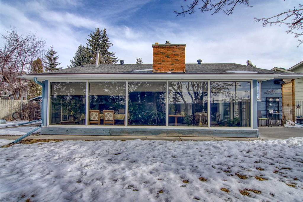 Picture for 219 Lake Wood Place SE