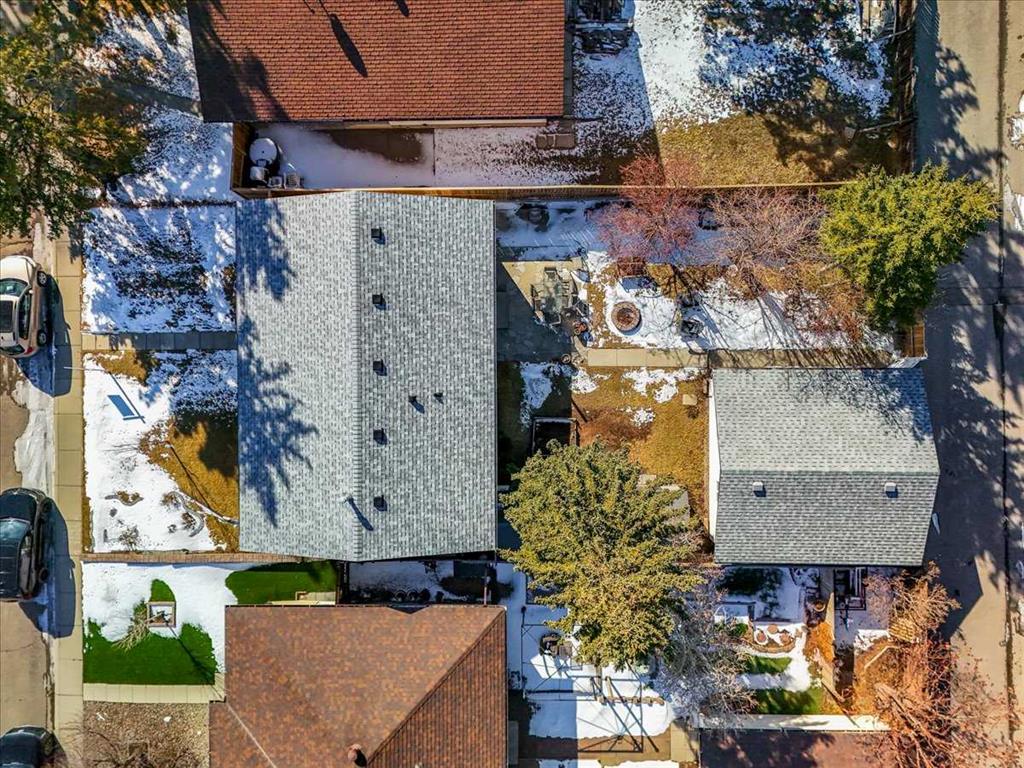 Picture for 215 Pinegrove Close NE