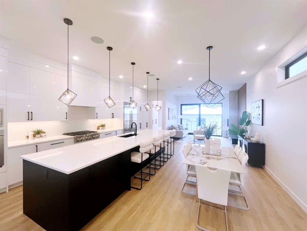 Picture for 2107 Victoria Crescent NW