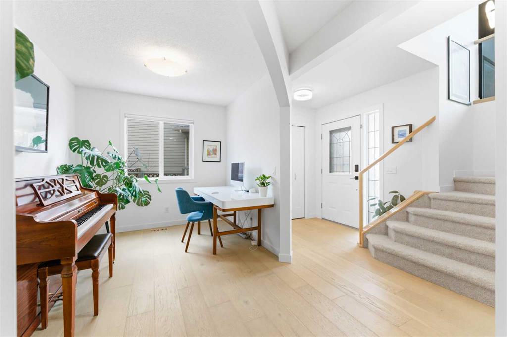 Picture for 40 Tuscany Ridge Green NW