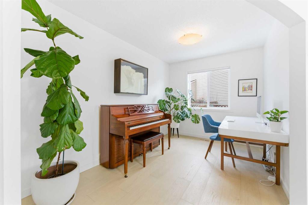 Picture for 40 Tuscany Ridge Green NW