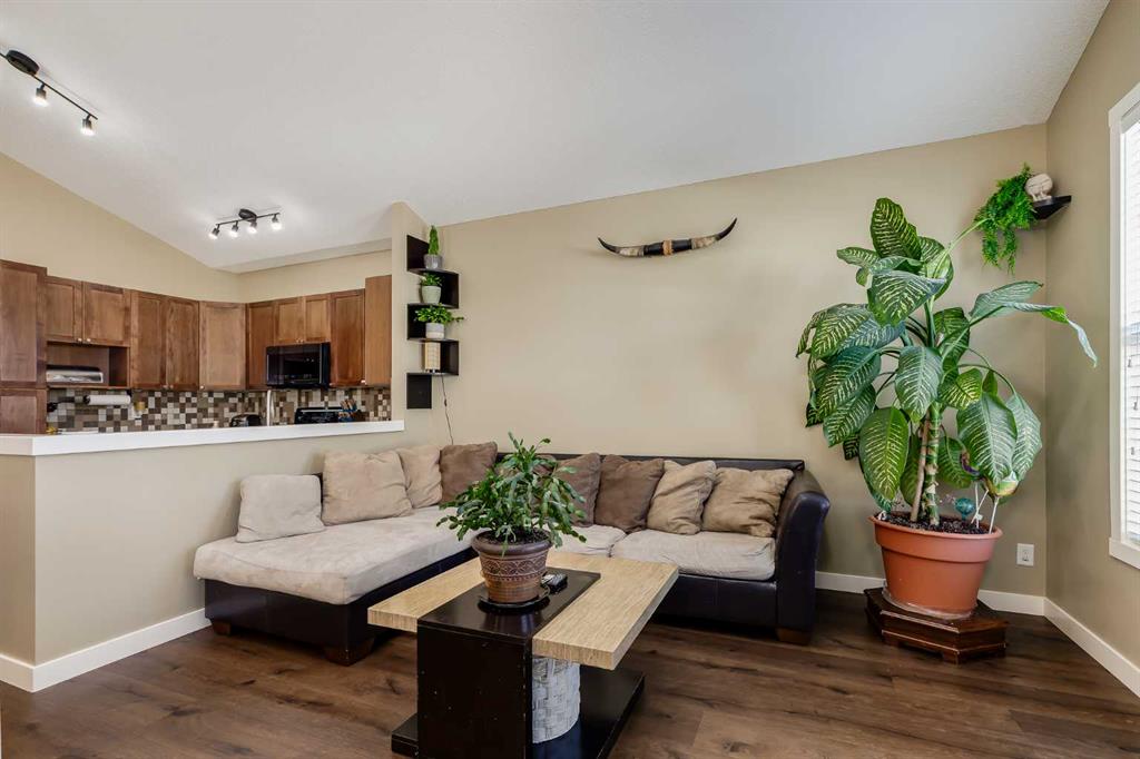 Picture for 24 Elgin Meadows Manor SE