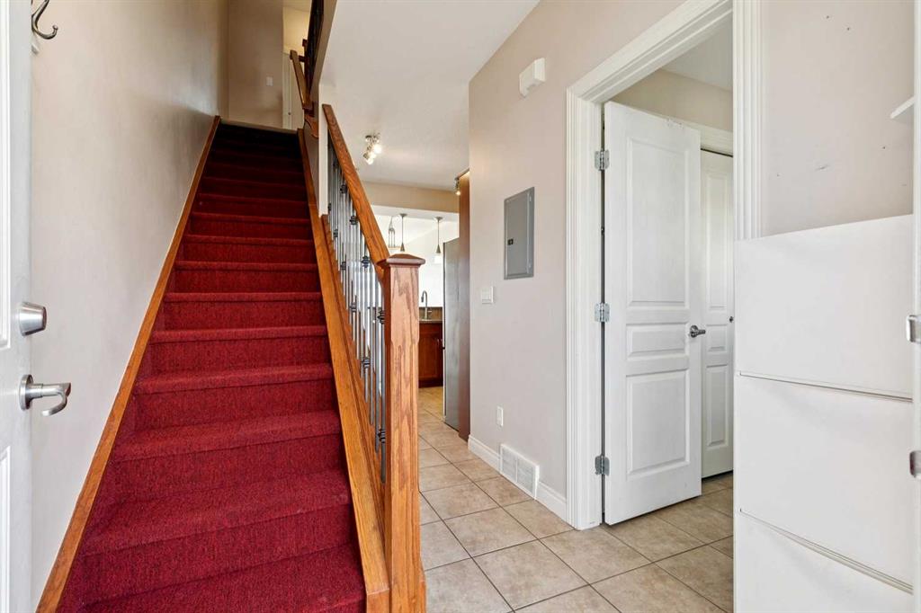 Picture for 14, 169 Rockyledge View NW