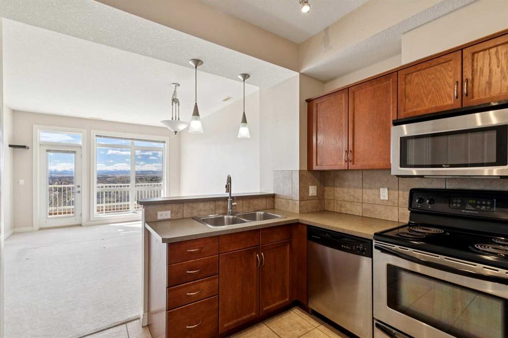 Picture for 14, 169 Rockyledge View NW