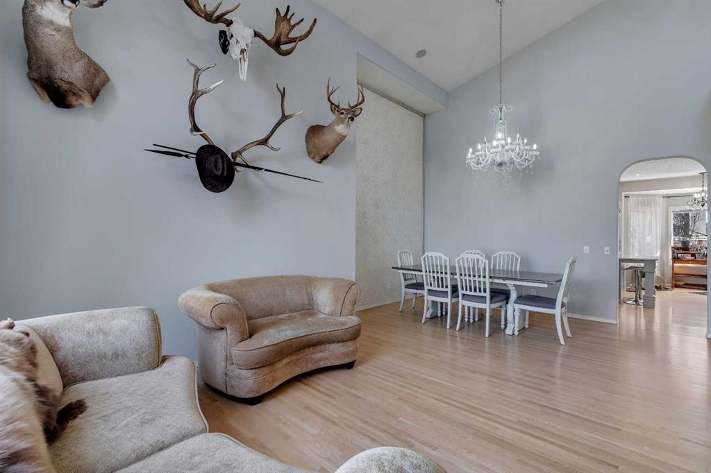 Picture for 37 Mt Yamnuska Place SE