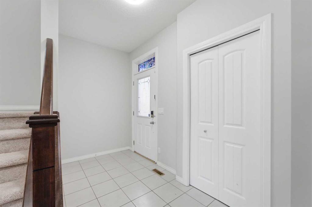 Picture for 42 Skyview Point Rise NE