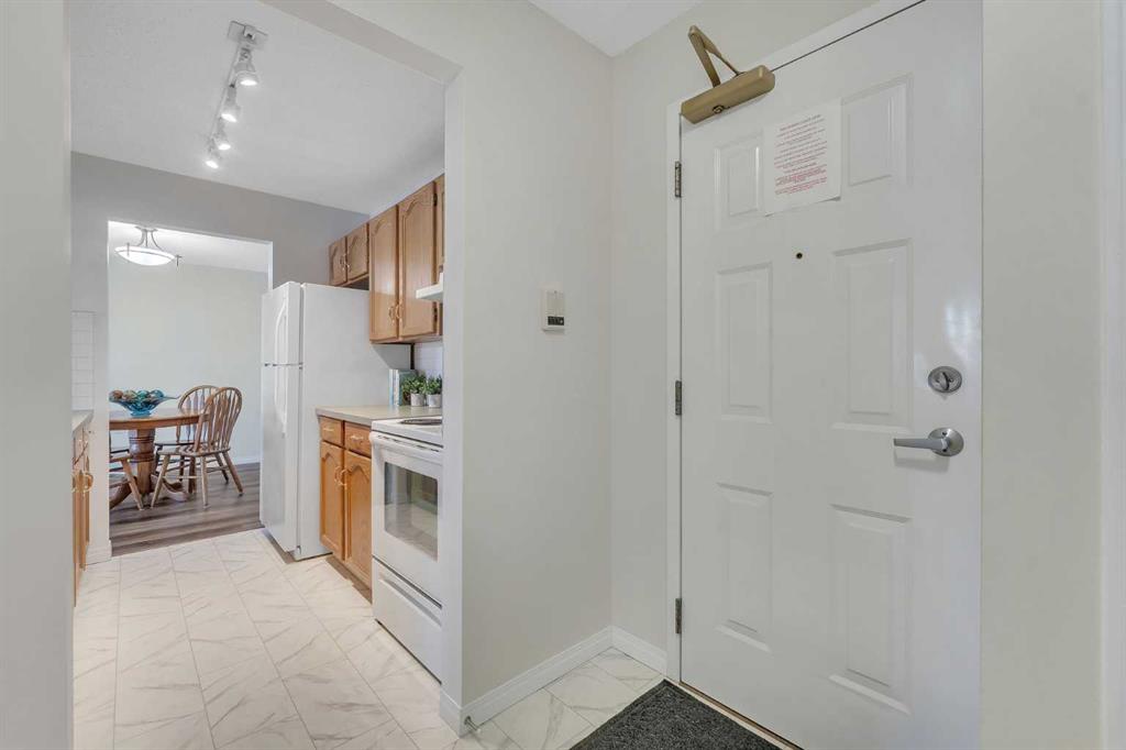 Picture for 210, 309 Woodside Drive NW
