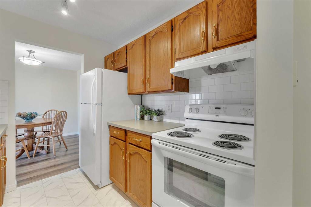 Picture for 210, 309 Woodside Drive NW