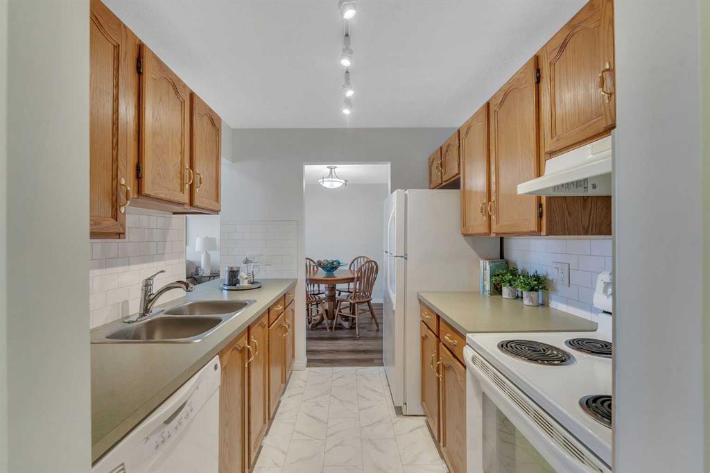 Picture for 210, 309 Woodside Drive NW