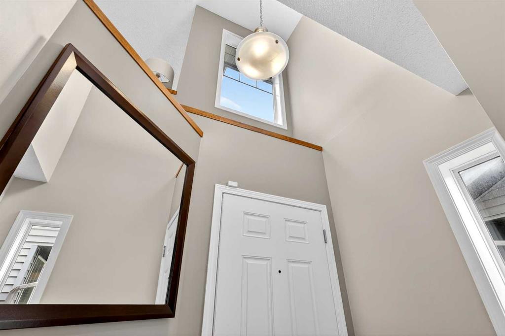 Picture for 32 Everglen Grove SW