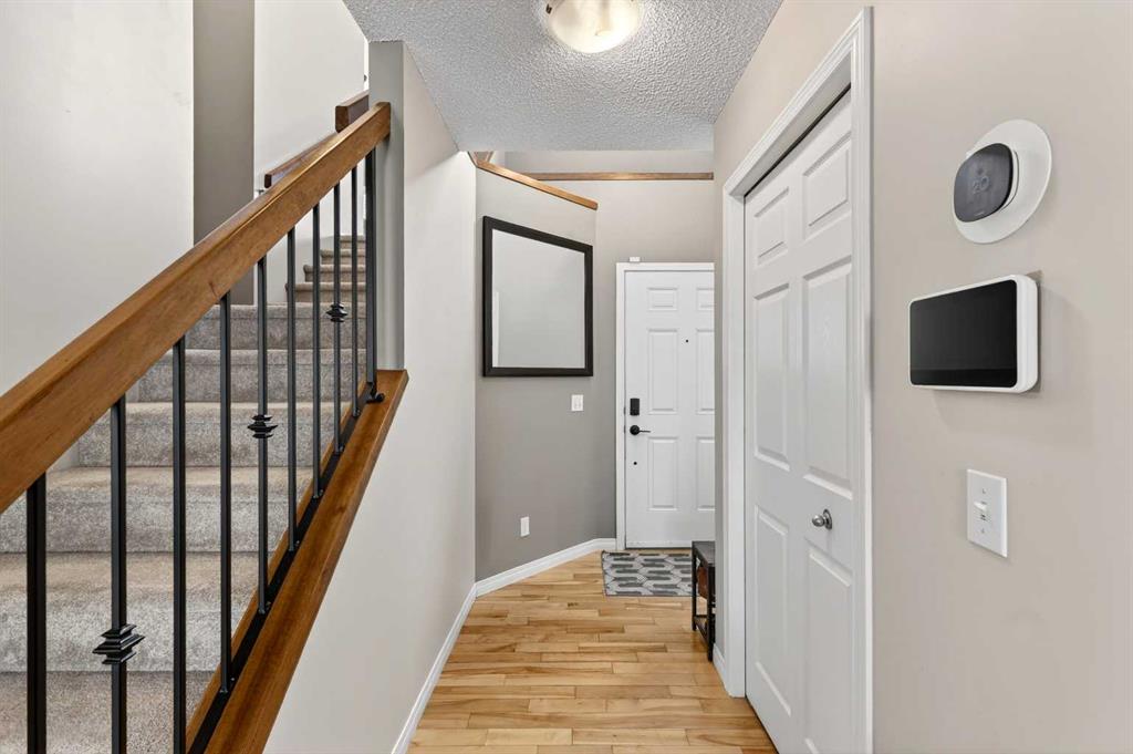 Picture for 32 Everglen Grove SW