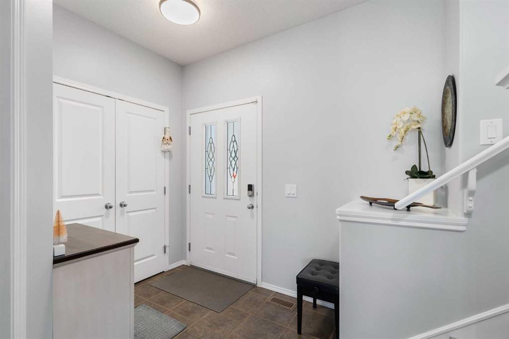Picture for 76 Rockywood Park NW