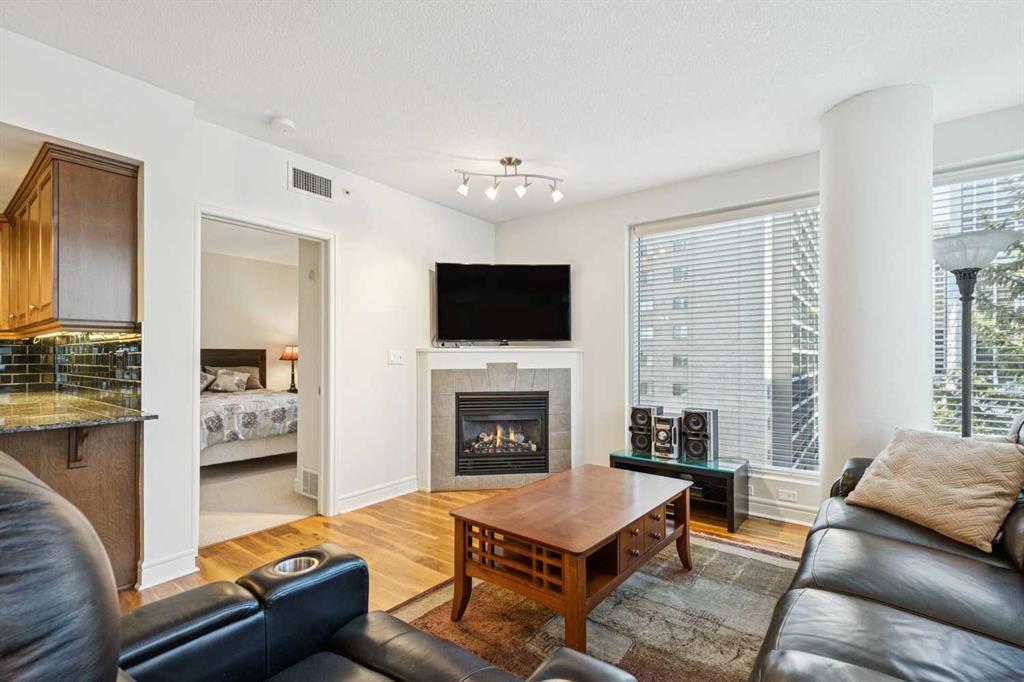 Picture for 807, 910 5 Avenue SW