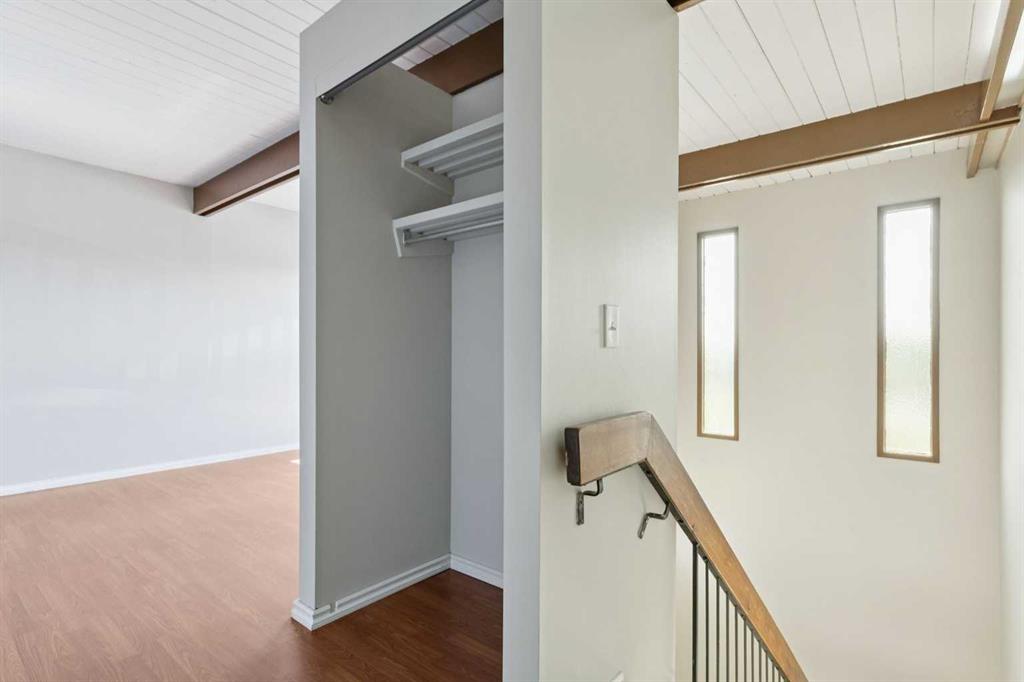 Picture for 102, 7416 Hunterview Drive NW