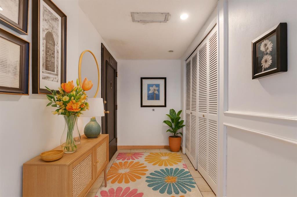 Picture for 401, 1731 9A Street SW