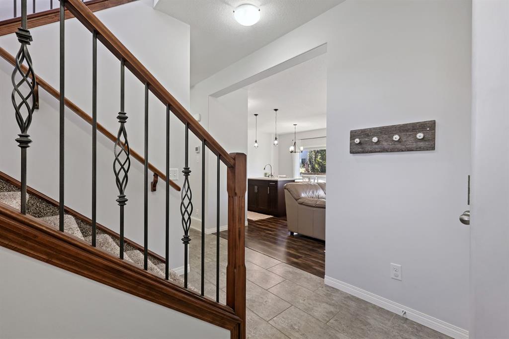 Picture for 121 Wildrose Green 