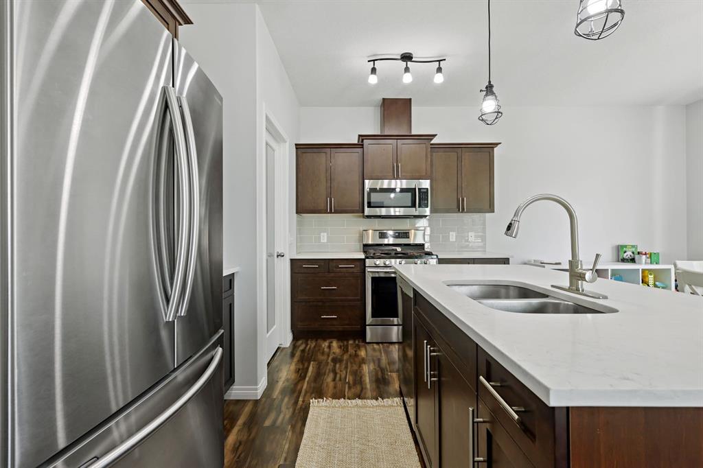 Picture for 121 Wildrose Green 