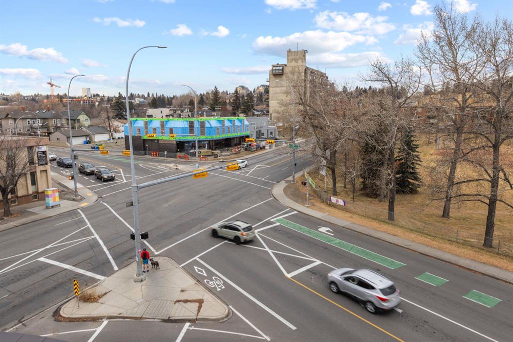 Picture for 402, 476 14 Street NW