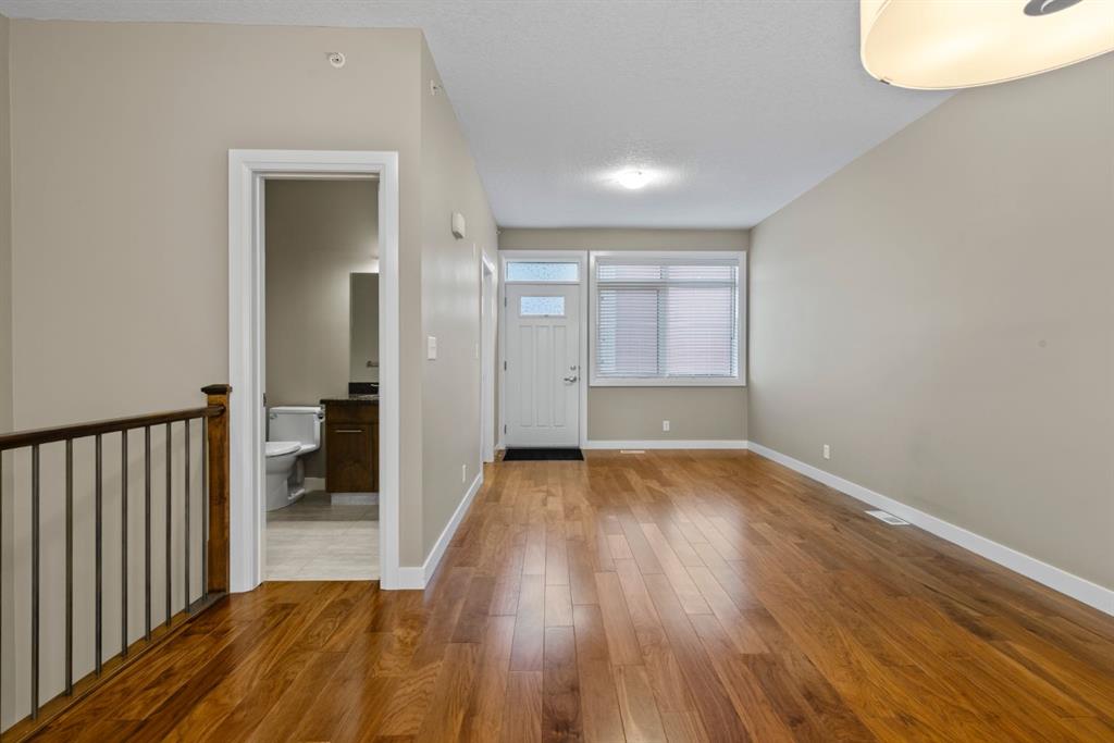 Picture for 402, 476 14 Street NW