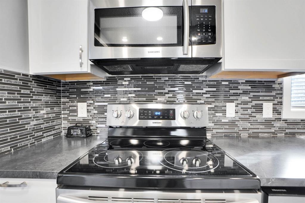 Picture for 208, 3223 83 Street NW