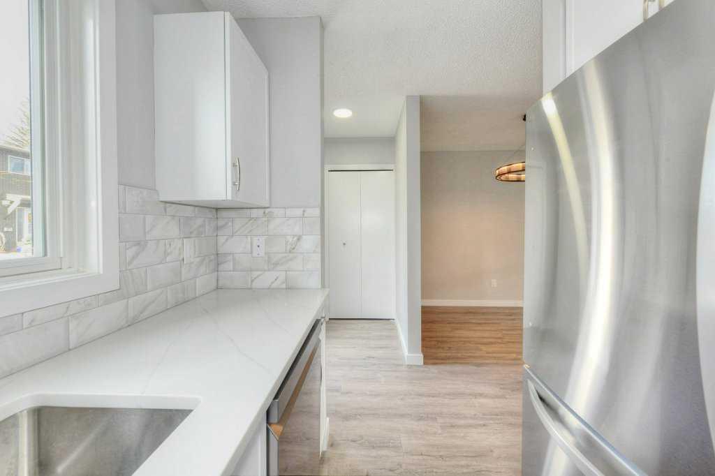 Picture for 802, 5340 17 Avenue SW