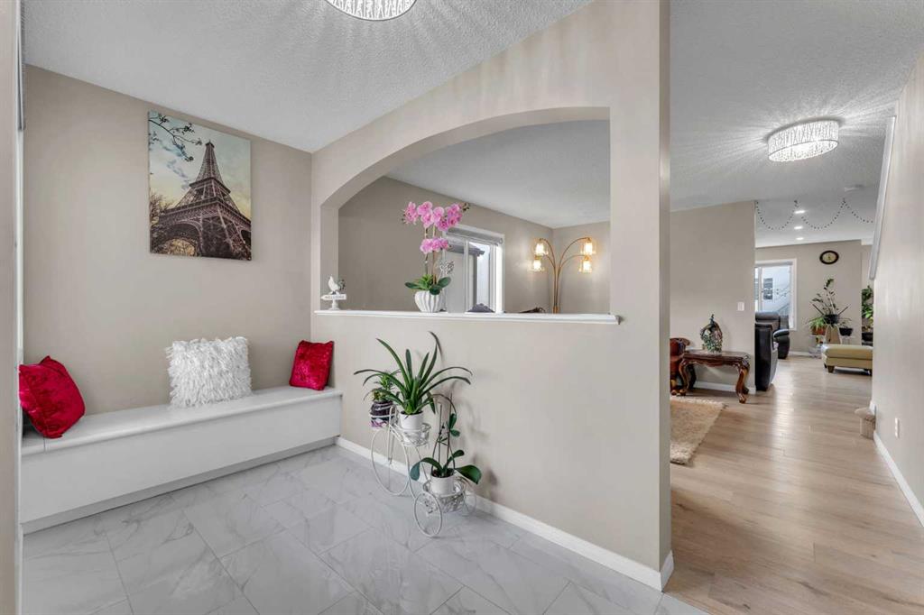 Picture for 138 Saddlecrest Park NE