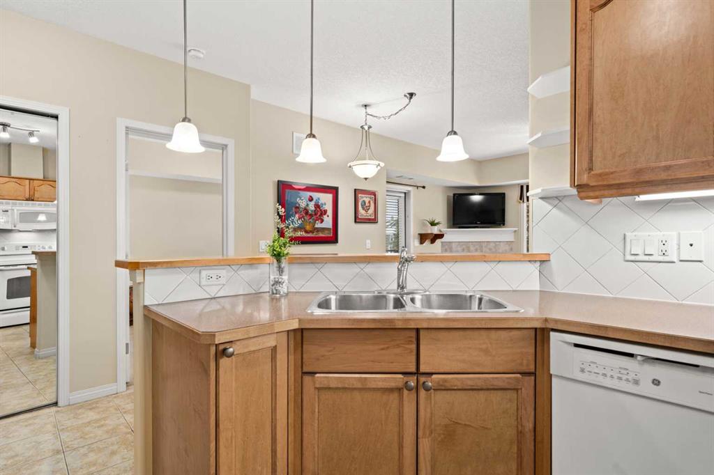 Picture for 2241, 48 Inverness Gate SE