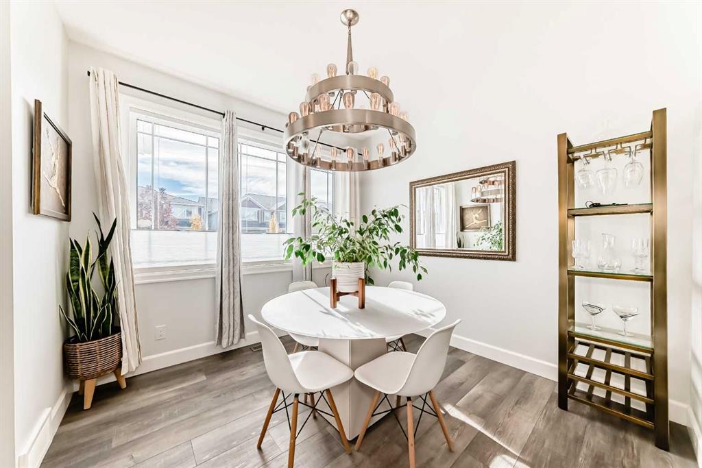 Picture for 404 Yorkville Avenue SW