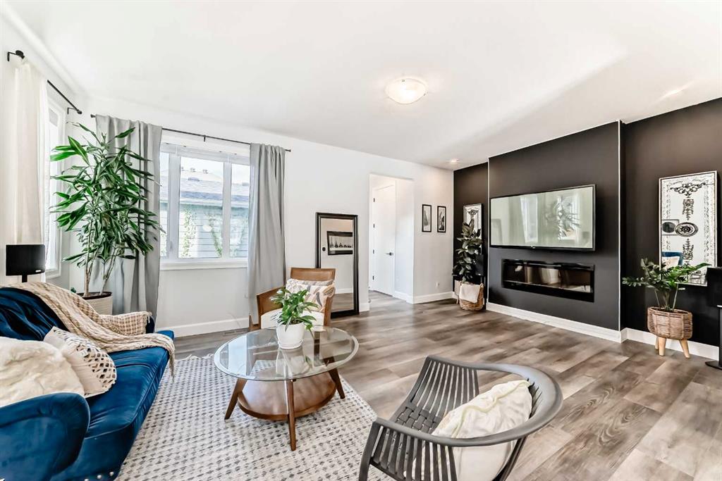 Picture for 404 Yorkville Avenue SW