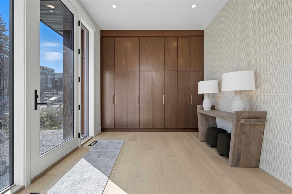 Picture for 2122 29 Avenue SW