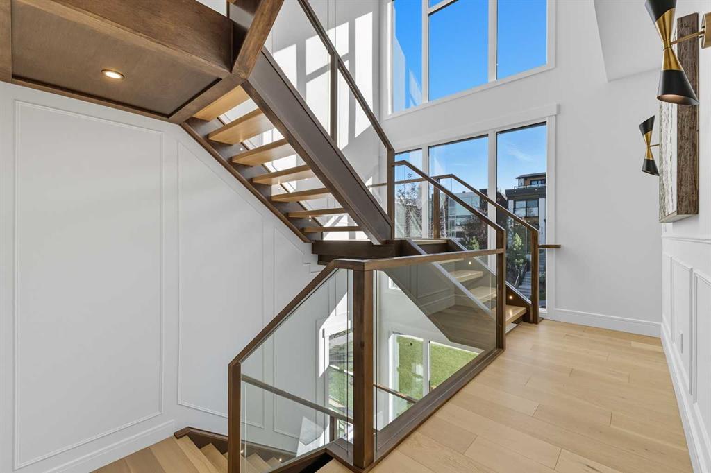 Picture for 2122 29 Avenue SW